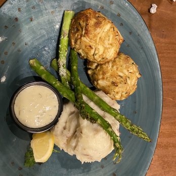 Phillips Seafood - Hoopers Island crab cakes - Seafood Near Me - Baltimore, Maryland