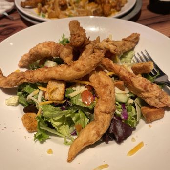 Miller's Ale House - Chicken salad - Sports Bars Near Me - Clermont, Florida
