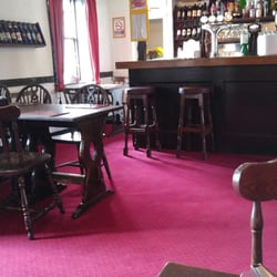 Balmoral Hotel - Pub inside