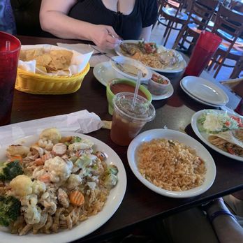 Cinco De Mayo Mexican Restaurant - Whole table of food - Mexican Near Me - Georgetown, Kentucky Cinco De Mayo Mexican Restaurant - Whole table of food - Mexican Near Me - Georgetown, Kentucky