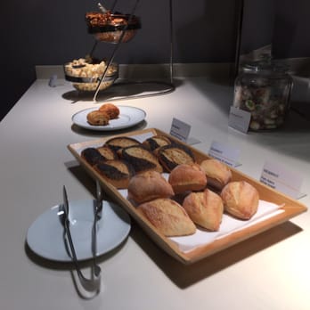 Lufthansa Senator Lounge - Airport Lounges Near Me Lufthansa Senator Lounge - Airport Lounges Near Me