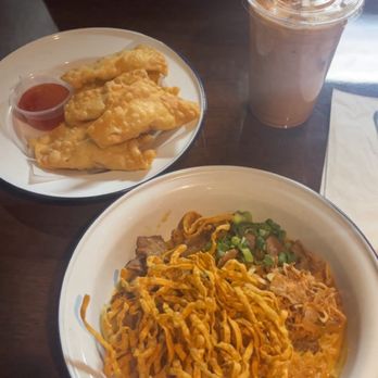 Thai 2 Go UW - Crab Delight, Sauted Khao Soi, Thai Iced Tea - Thai Near Me - Seattle, Washington