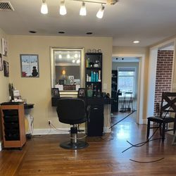 Roots Salon - Hair station