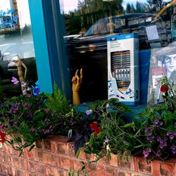 Artists’ Edge - Independently owned fine art store in quaint town of Poulsbo, WA.