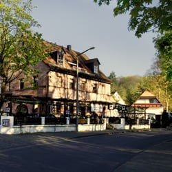 Winzerhof Weinstuben Gerasmühle - Frontansicht / Terasse