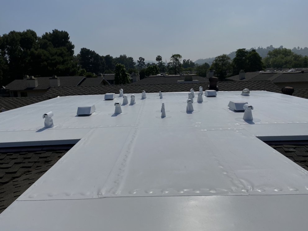 Slide of R&J Roofing