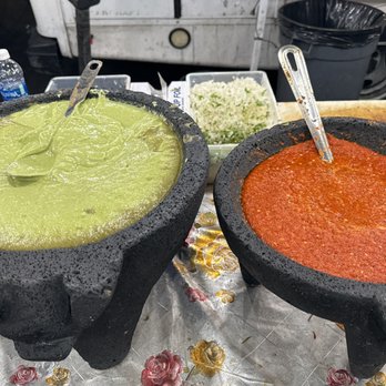 Tacos el Parrillon - Look at that goodness - Tacos Near Me - Los Angeles, California Tacos el Parrillon - Look at that goodness - Tacos Near Me - Los Angeles, California
