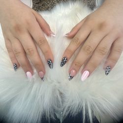 Sunny Nails