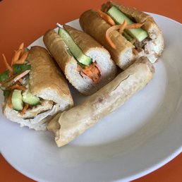Fresh spring roll, veggie, assorted and spicy chicken satay. Fresh spring roll, veggie, assorted and spicy chicken satay.