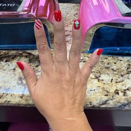 Holiday nails
