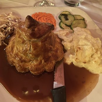 Le Refuge Restaurant - Filet De Boeuf Wellington - French Near Me - Alexandria, Virginia
