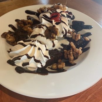 Ford's Garage Wesley Chapel - WARM BROWNIE SUNDAE - Burgers Near Me - Lutz, Florida