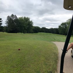 Pistakee Country Club - Par4 men, par 3 ladies sixth hole