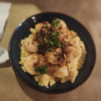 Wine 4 Oysters - Shrimp and Cheddar Grits w/ Bacon - Wine Bars Near Me - Orlando, Florida Wine 4 Oysters - Shrimp and Cheddar Grits w/ Bacon - Wine Bars Near Me - Orlando, Florida