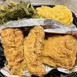 Mikki's Soul Food Cafe - Fried Chicken Plate w/ Collard Greens and Mac & Cheese
