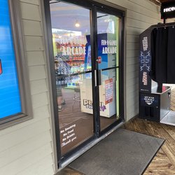 Fun-N-Games Family Entertainment Center - Entrance to arcade