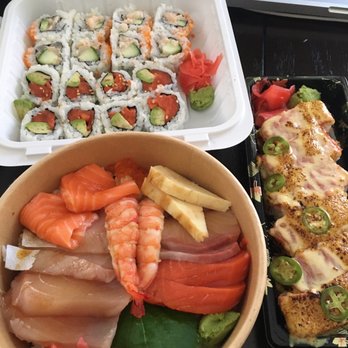 Uma Sushi - Salmon avocado maki, chopped scallop maki, deluxe chirashi donburi, salmon oshi - Japanese Near Me - Vancouver, British Columbia