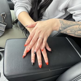 Fabulous Nails - Nail Salons Near Me - Concord, California