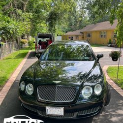 Splice Installations - CarPlay install on this mint 2006 Bentley flying spur.
