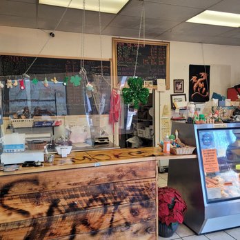 Smoke BBQ Cafe - Front end of restaurant - Barbeque Near Me - Enfield, Connecticut
