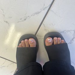 Crystal Nails - Pedicure 10/10