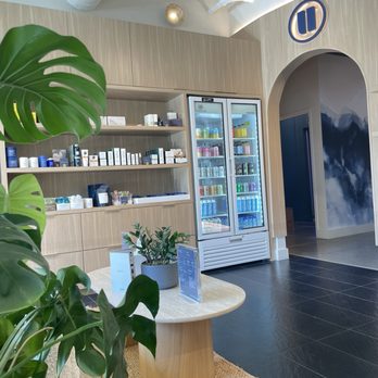 Pause Newport Beach - Lobby - IV Hydration Near Me - Newport Beach, California