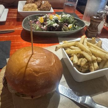 Salty Sow - Wagyu Cheeseburger - American Near Me - Austin, Texas
