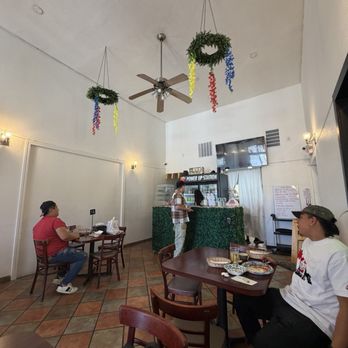 Como en Casa - Colombian Near Me - Emeryville, California