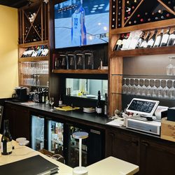Ashburn Wine Shop, Wine Bar & Bistro - Great menu, good ambience and excellent service