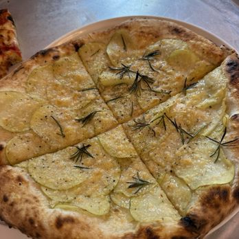 Pizzeria Gemelle - Pizza Near Me - Nantucket, Massachusetts Pizzeria Gemelle - Pizza Near Me - Nantucket, Massachusetts