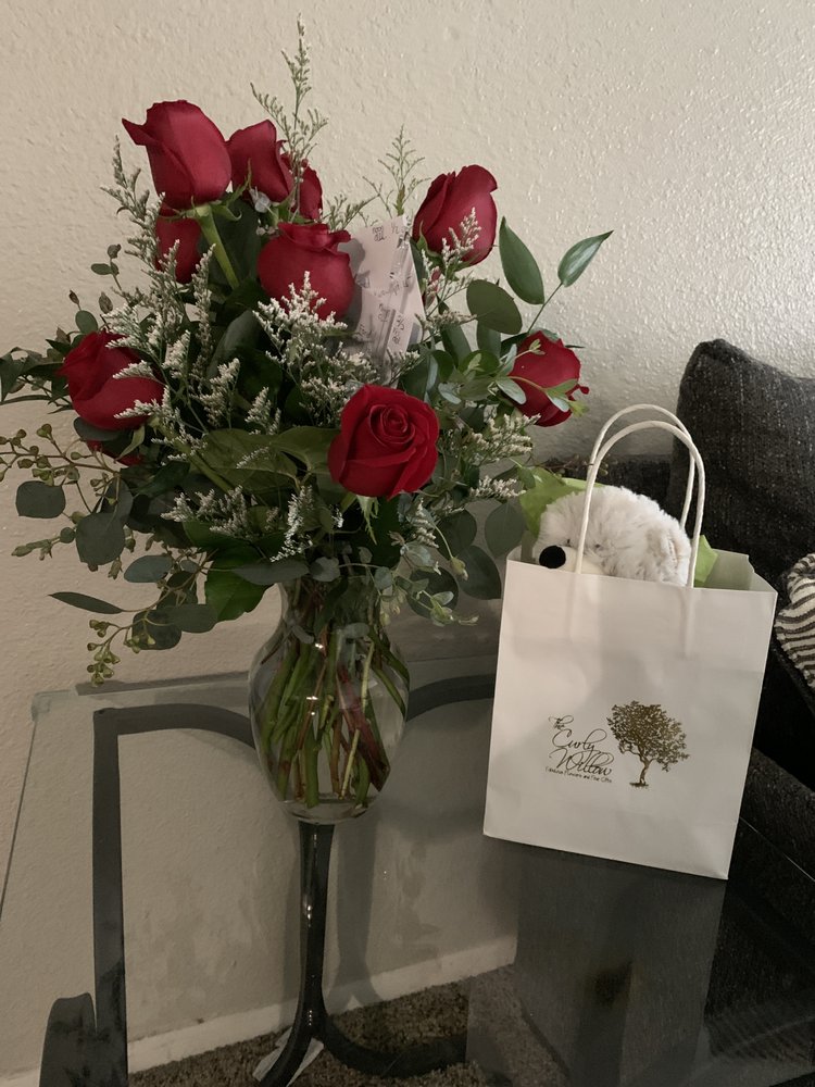 THE CURLY WILLOW Updated September 2024 19 Photos 3126 Wisconsin