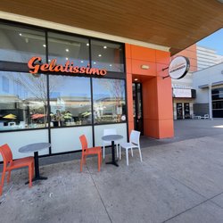 Gelatissimo Baybrook Mall - Outdoor seating