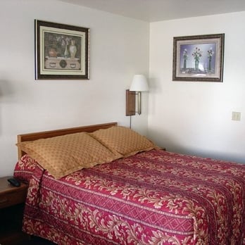 Westward Inn - Queen Size Bed Room - Hotels Near Me - Brookings, Oregon Westward Inn - Queen Size Bed Room - Hotels Near Me - Brookings, Oregon