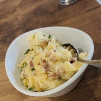 Echo & Rig - Roasted Garlic Mashed Potatoes with White cheddar - Steakhouses Near Me - Sacramento, California