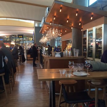 Seafood Bar - Fresht lokale like ved gate 11 og 12 - Sushi Bars Near Me - Ullensaker, 02 Seafood Bar - Fresht lokale like ved gate 11 og 12 - Sushi Bars Near Me - Ullensaker, 02