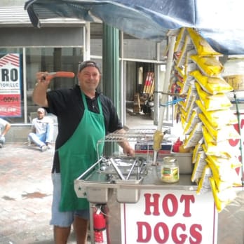 Memphis Dawgs - a man selling hot dogs - Hot Dogs Near Me - Memphis, Tennessee