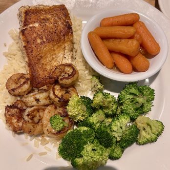 Cheddar's Scratch Kitchen - Bourbon-Glazed Salmon & Shrimp - American Near Me - Lutz, Florida