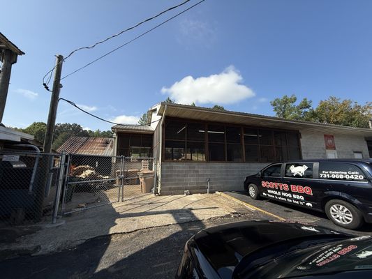 B.E. Scotts BBQ by null