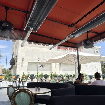 Cafe Landwer - Outside patio with mist. Dog friendly. - Cafes Near Me - Las Vegas, Nevada Cafe Landwer - Outside patio with mist. Dog friendly. - Cafes Near Me - Las Vegas, Nevada