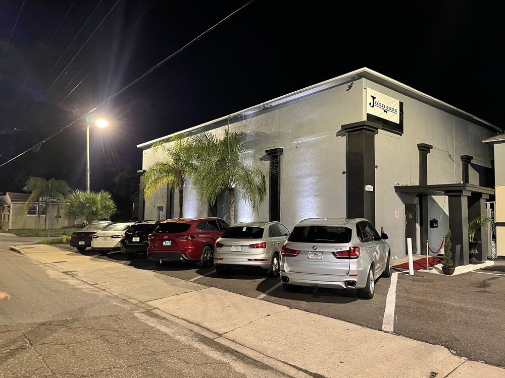 2606 NORTH ARMENIA LOUNGE Updated October 2024 2606 N Armenia Ave