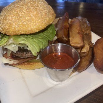 Bosscat Kitchen & Libations - Bosscat Burger Bosscat Fries - New American Near Me - Irvine, California