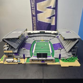 Bricks & Minifigs South Everett - UW stadium MOC - Toy Stores Near Me - Everett, Washington Bricks & Minifigs South Everett - UW stadium MOC - Toy Stores Near Me - Everett, Washington