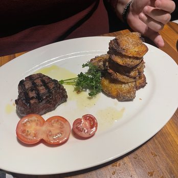 Doc B's Restaurant + Bar - 6 oz. Petite Filet with Crispy Jalapeno Potatoes (no jalapeño sauce) - New American Near Me - Chicago, Illinois