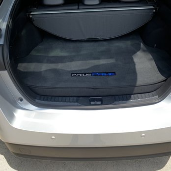 Park Cities Mobile Detail - Corners between the trunk and car were covered in dirt. Look how clean they are! - Auto Detailing Near Me - Dallas, Texas Park Cities Mobile Detail - Corners between the trunk and car were covered in dirt. Look how clean they are! - Auto Detailing Near Me - Dallas, Texas
