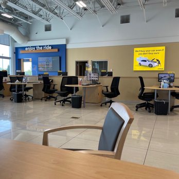 CarMax - Workspaces and hallway to finance - cashier - Used Car Dealers Near Me - Glencoe, Illinois