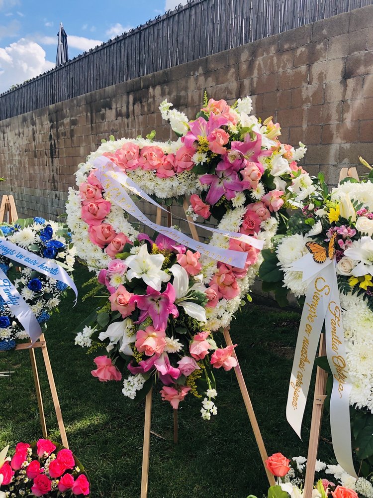 THE RED ROSE GARDEN Updated May 2024 855 San Pedro St, Los Angeles