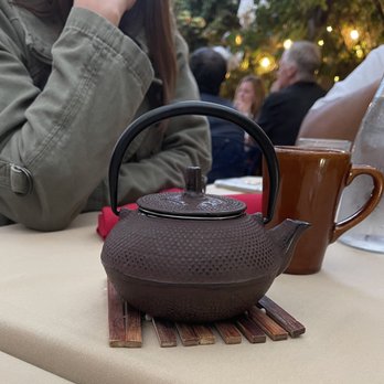 Robins Restaurant - Tea - very nice presentation - New American Near Me - Cambria, California Robins Restaurant - Tea - very nice presentation - New American Near Me - Cambria, California