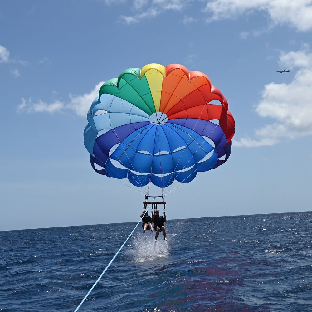 Hawaiian Parasail - Parasailing Near Me - Honolulu, Hawaii Hawaiian Parasail - Parasailing Near Me - Honolulu, Hawaii