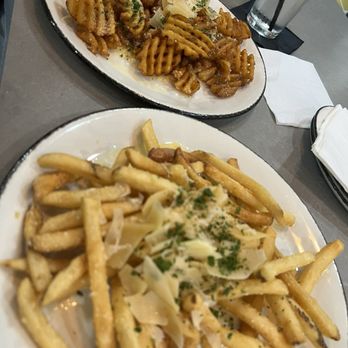 Elm Street Diner - Garlic Parmesan fries - Diners Near Me - Norwalk, Connecticut Elm Street Diner - Garlic Parmesan fries - Diners Near Me - Norwalk, Connecticut