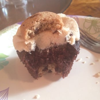 Mid-Hudson Cakes - Cookie dough cupcake - Bakeries Near Me